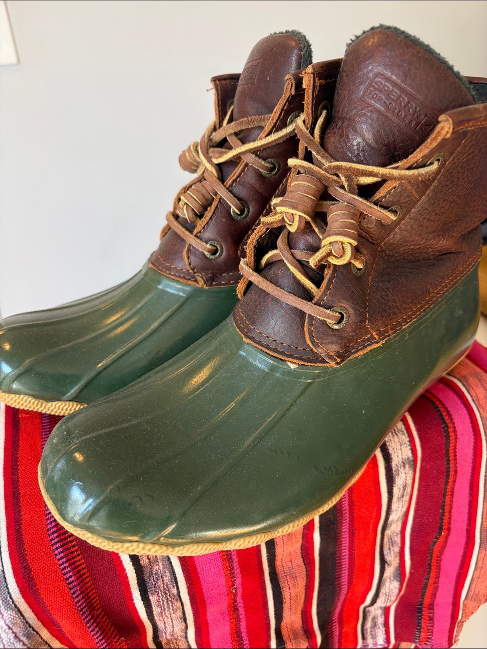Sperry Woman’s Salt Water Mid Calf Duck Boot Size 8